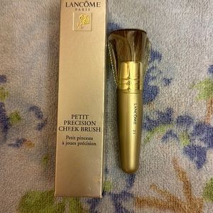 Lancome ~Petit Precision Cheek Brush